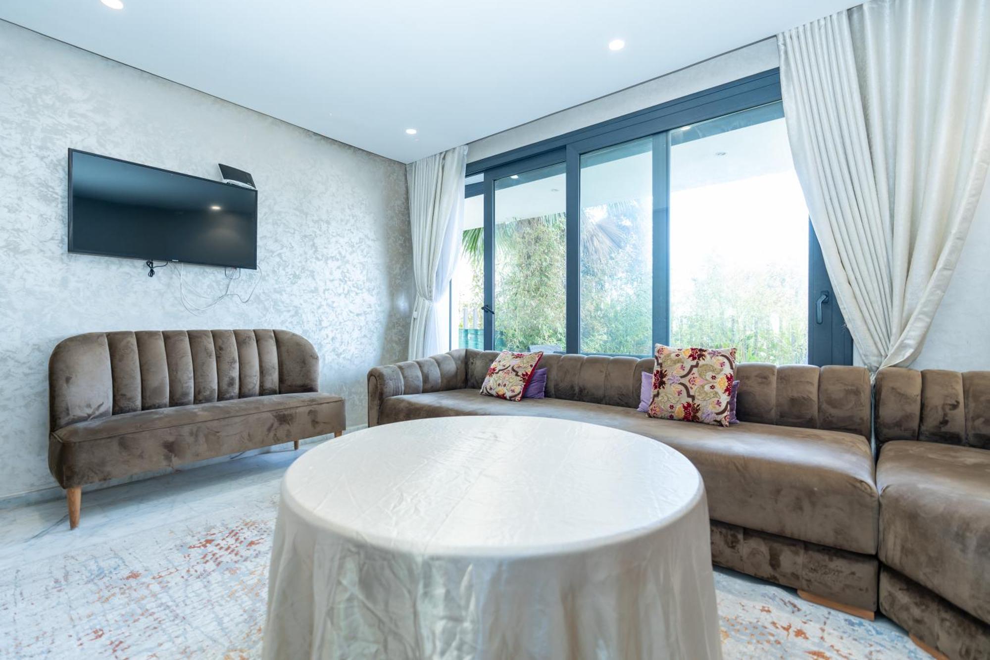 Apartment Luxueux Avec Jardin *